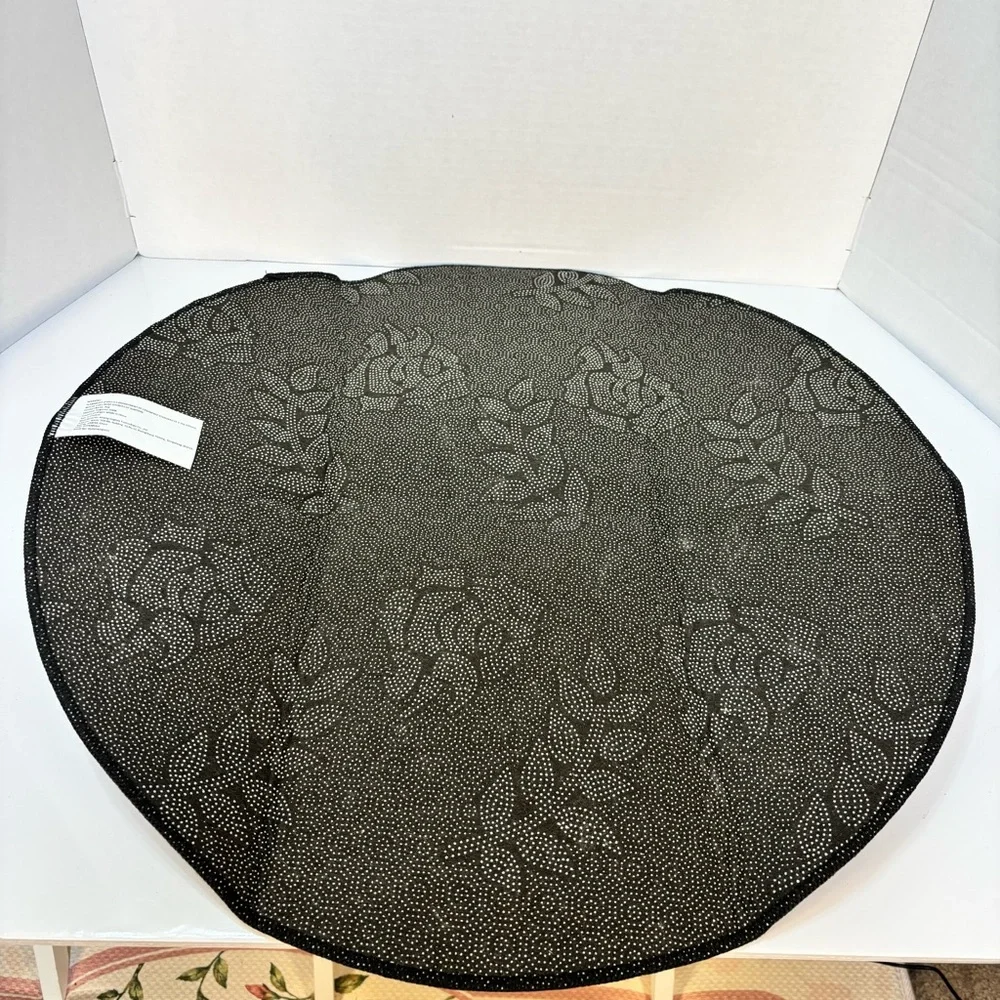 Black and White Piano Key Round Rug